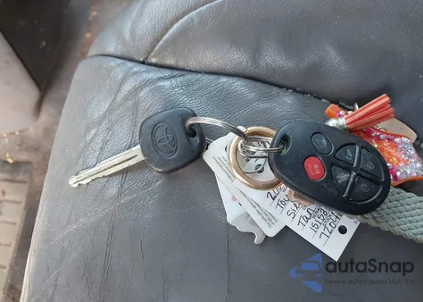 2004 Toyota Sienna Xle from USA, damaged, VIN 5TDZA22C74S151539